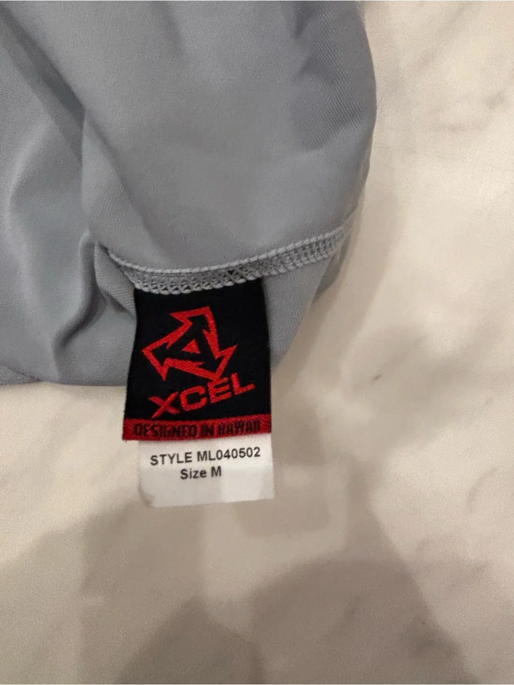 Xcel Men's Light Gray Short Sleeve Rash Guard